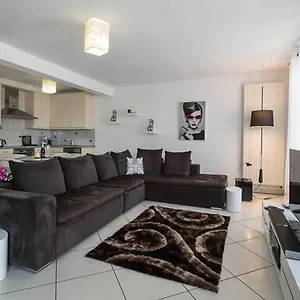 Appartement Luxury Penthouse With 3 Balconies -2 Bedrooms -petrus View & Parking, Luxemburg
