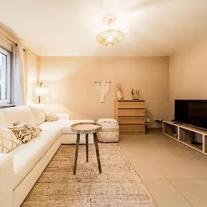 Beautiful In The And Free Parking Appartement